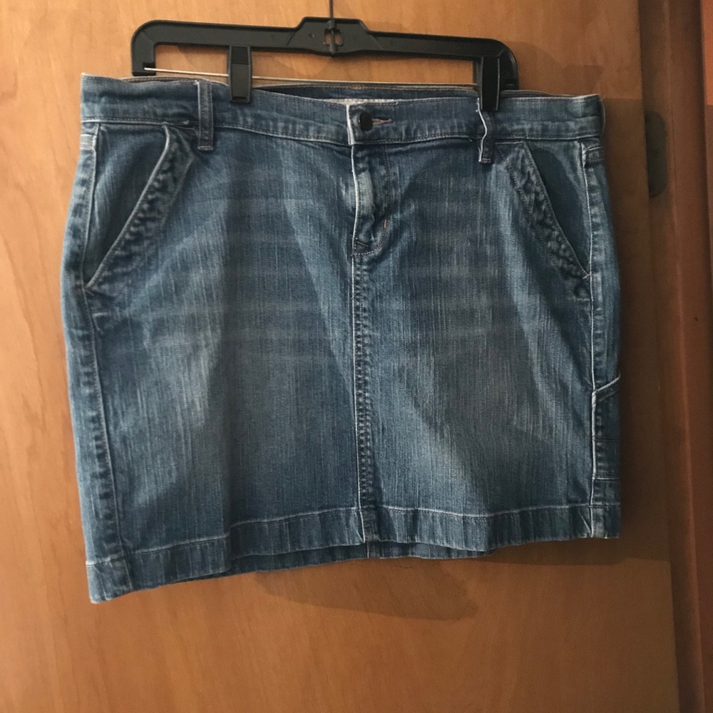 Old Navy blue jean skirt